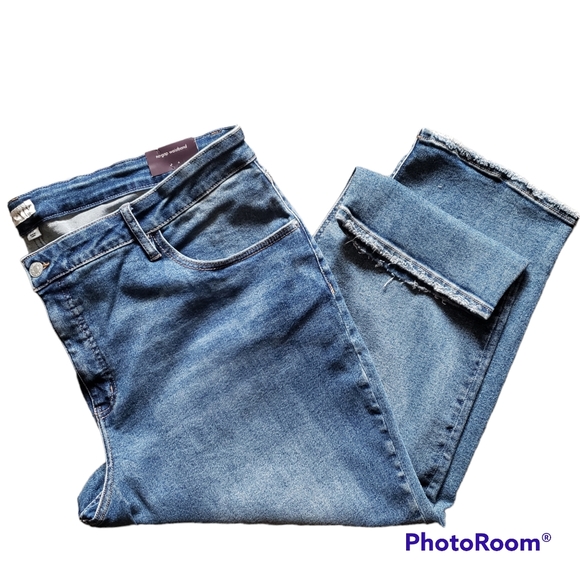 Ava & Viv Medium Wash High Rise Slim Straight Crop No Gap Size 26W Reg - Picture 11 of 11